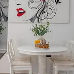 아파트 Cozy Corner 49 *