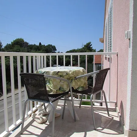 Nick Apartment