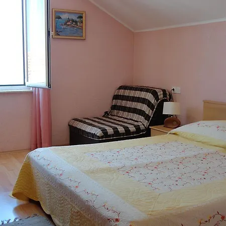 Cozy Corner 49 *