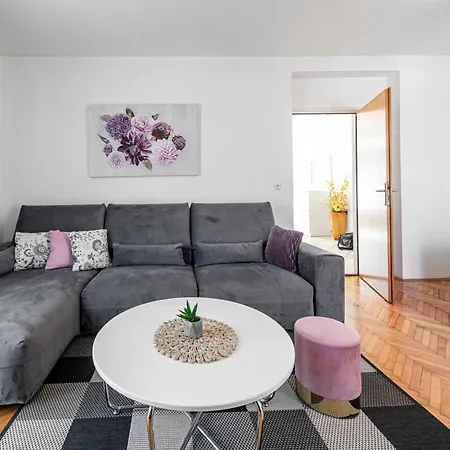 Cozy Corner 49 * Cavtat